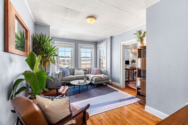 Building Photo - 87 Condor St