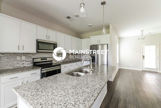 Foto del edificio - 4 Bedroom Pet-Friendly Home in Somerville, TN with Main Street Renewal