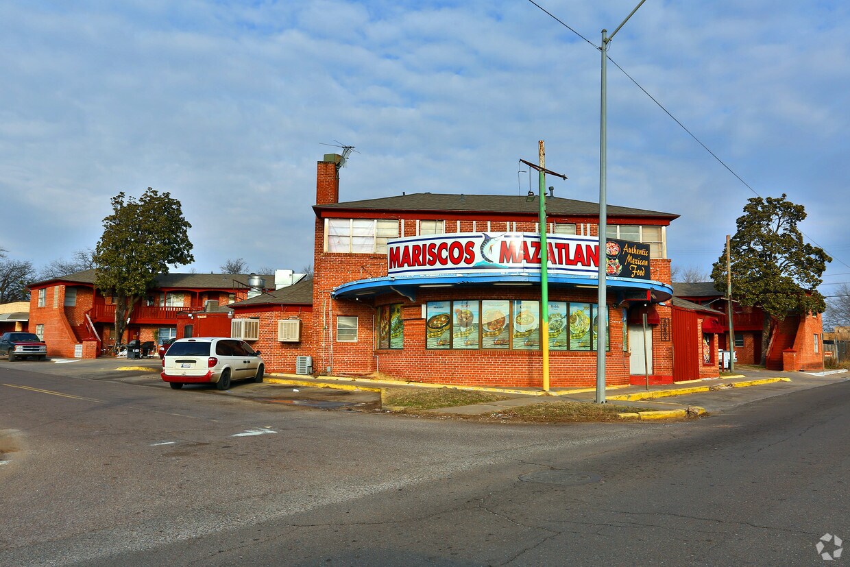 Foto del edificio - 3325 S Robinson Ave