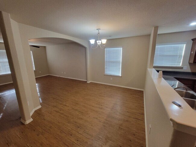 Foto del edificio - 4623 Colfax Loop