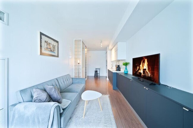 Building Photo - 21 Iceboat Terr