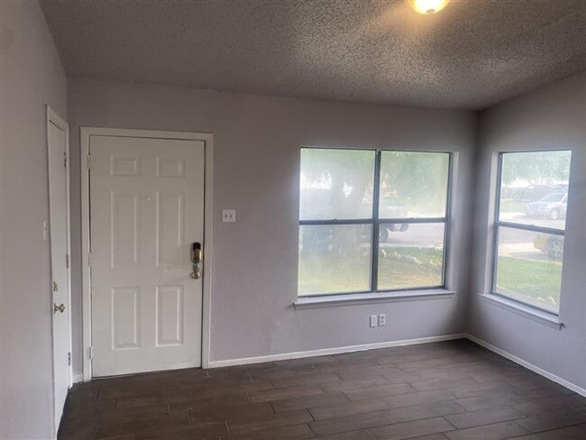 Building Photo - 1407 Churing Dr