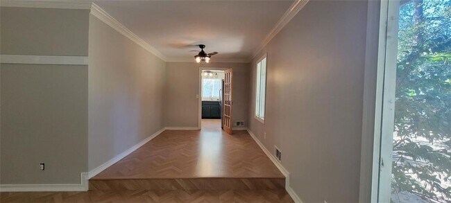 Foto del edificio - 5218 Meadowcreek Dr