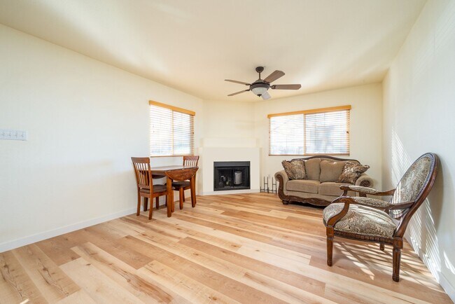 Foto del edificio - Available Now this Lovely One Bedroom Condo