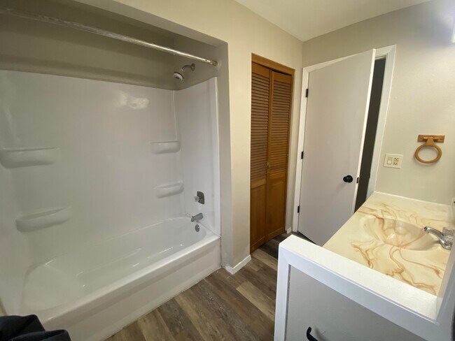 Foto del edificio - 6534 N 53rd St