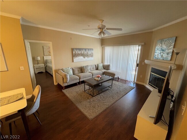 Foto del edificio - 2900 Sunridge Heights Pkwy
