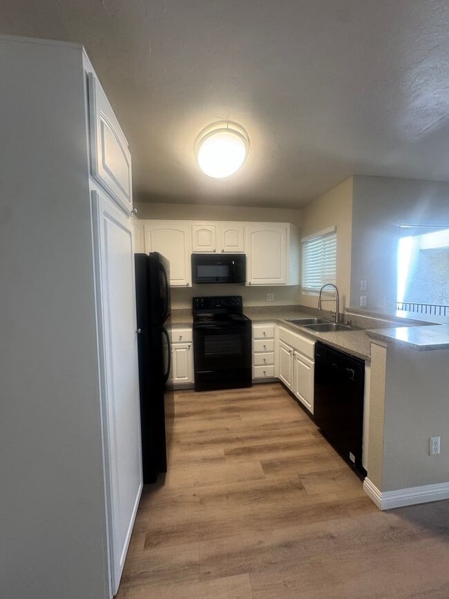Interior Photo - The Avenue at San Marcos