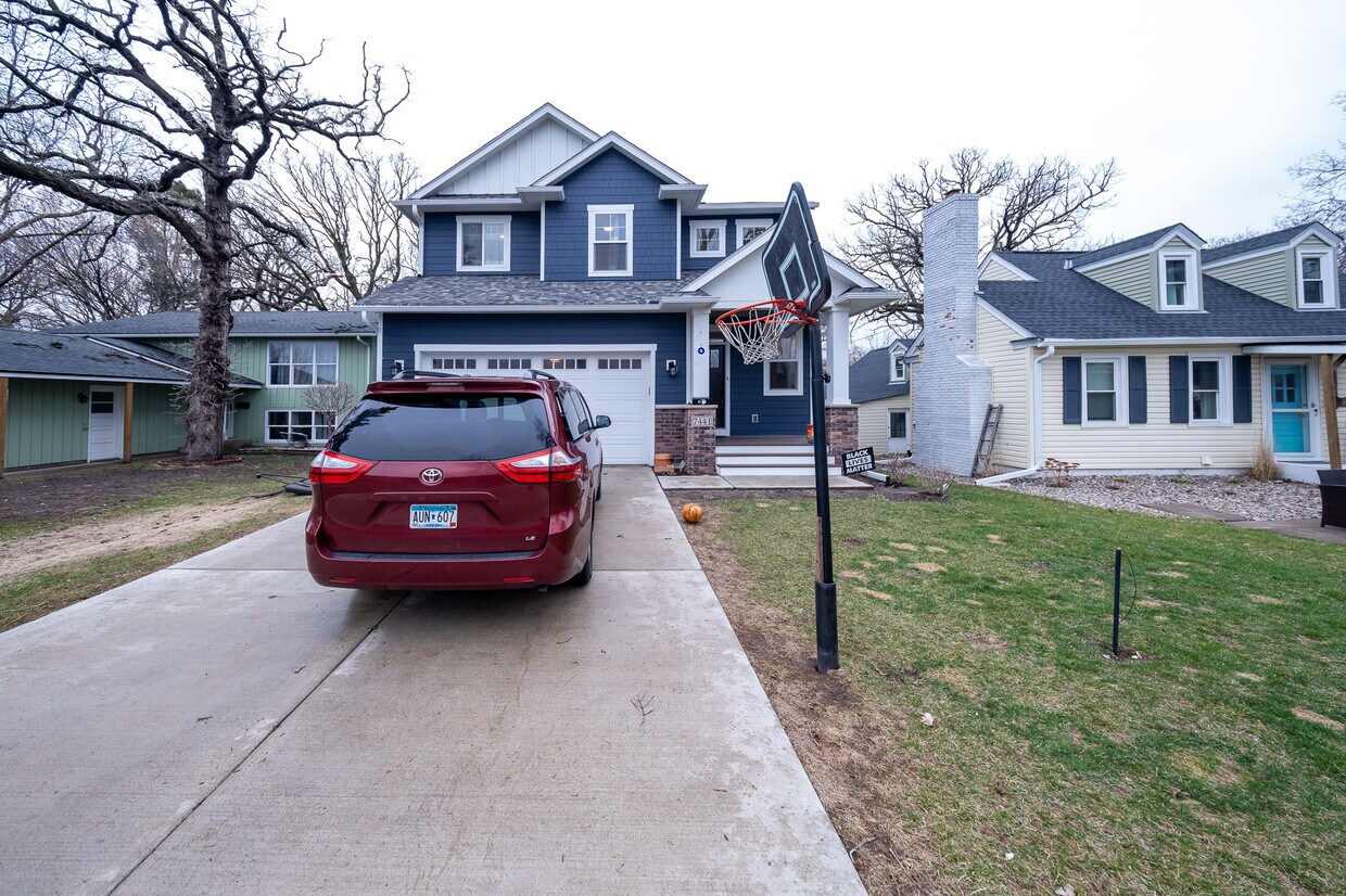 7441 Humboldt Ave S, Richfield, MN 55423 House Rental in Richfield