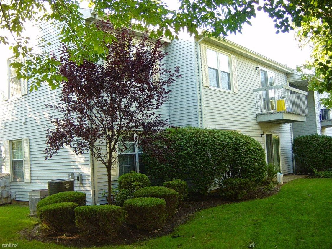 114 Applegate Ln, East Brunswick, NJ 08816 Condo for Rent in East