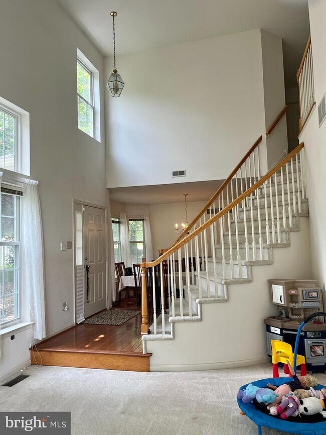 Building Photo - 211 Brookdale Ct