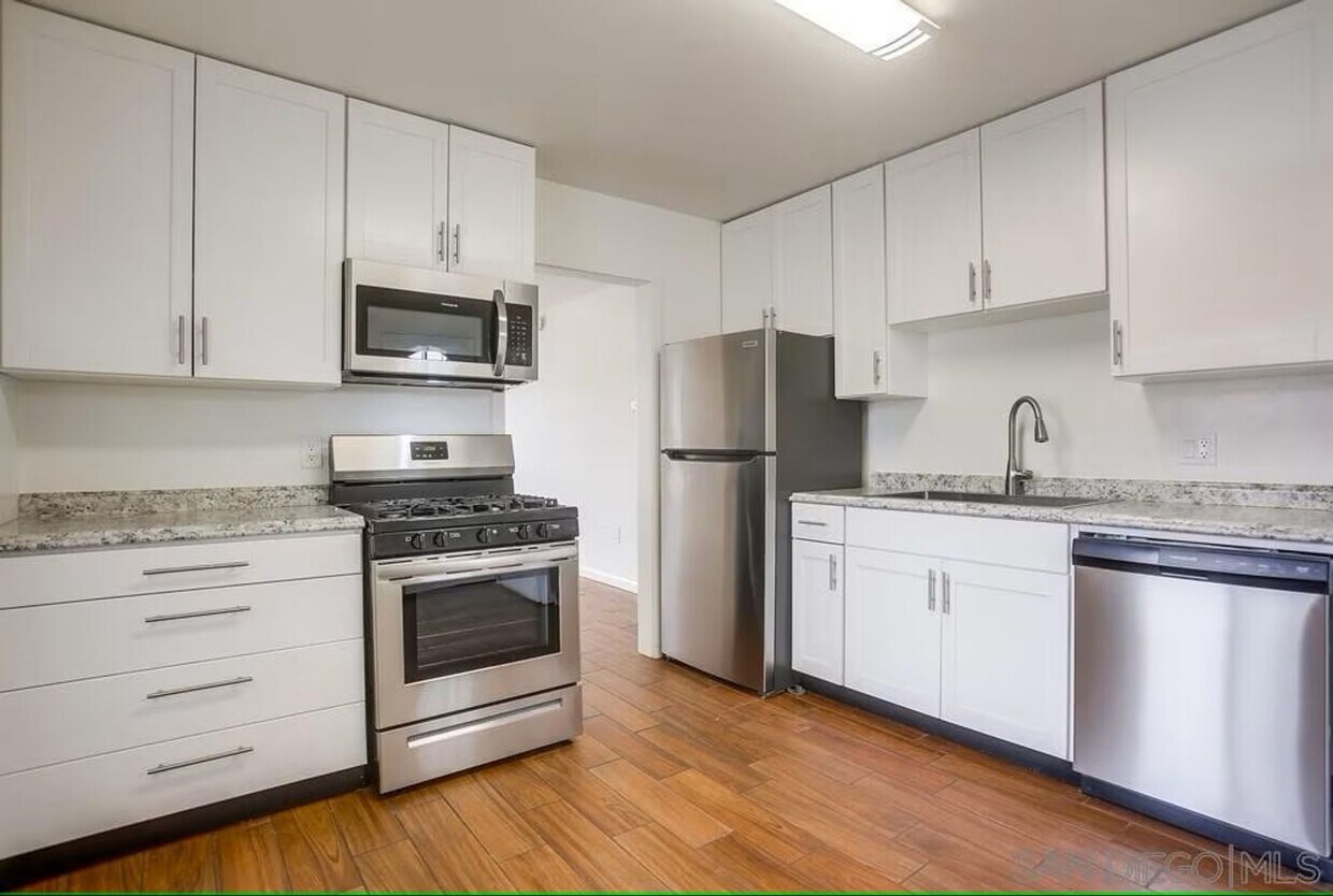 Foto principal - 3311-3313 Clairemont Mesa Blvd