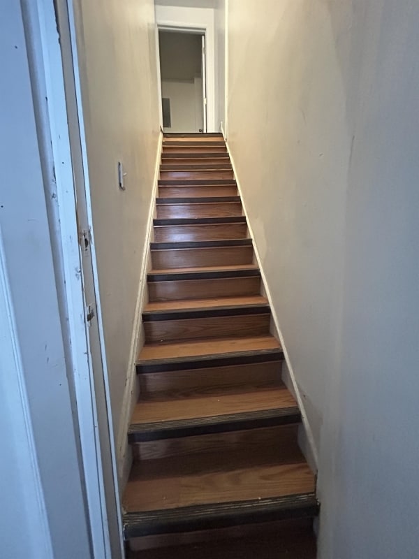 Building Photo - 1 Bedroom Upper Level Apartment – All Utilities & Parking Included – $1,399/month