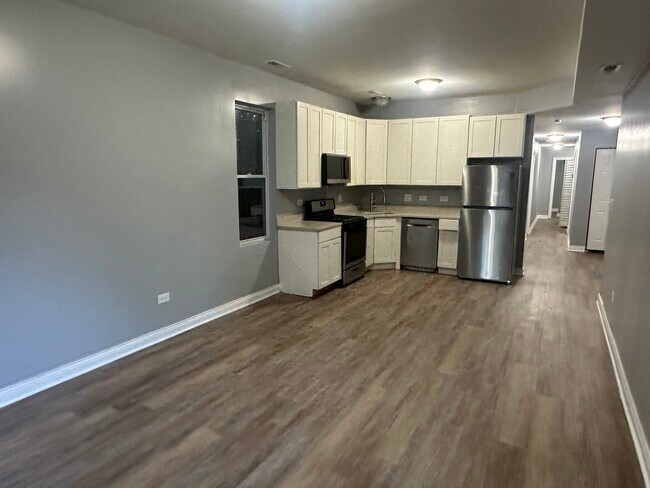 Building Photo - 1523 S Karlov Ave