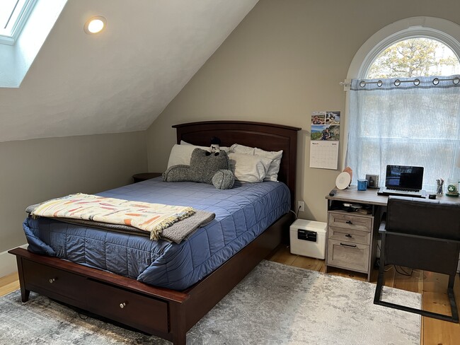 Bedroom - 45 Low St