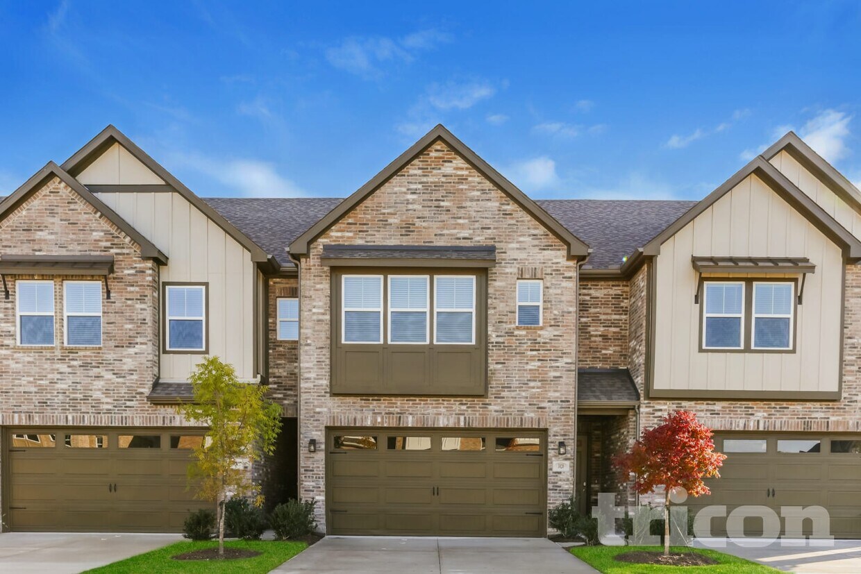 Foto principal - 3020 Whitetail Ln