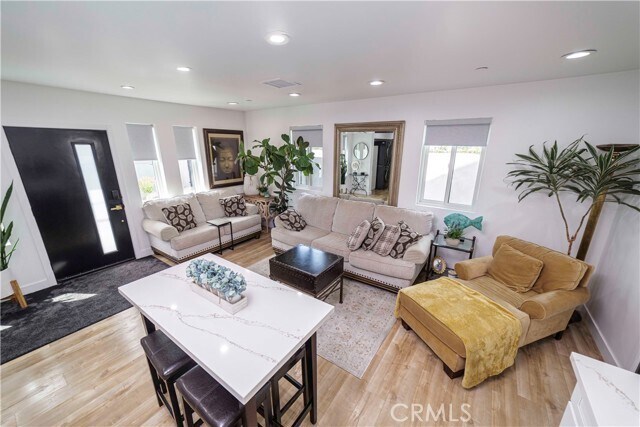 Foto del edificio - 3457 W 75th St