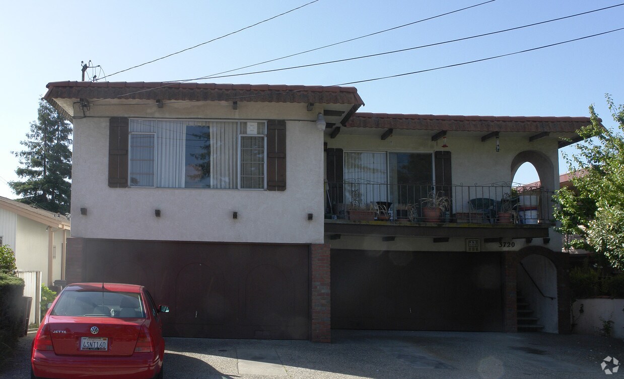 Primary Photo - 3720 Loma Vista Ave