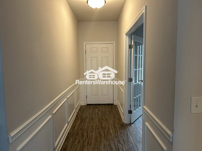 Building Photo - 5475 Cedar Creek Dr