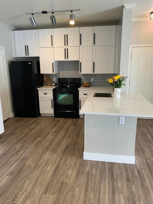 Building Photo - 16013 S Desert Foothills Pkwy