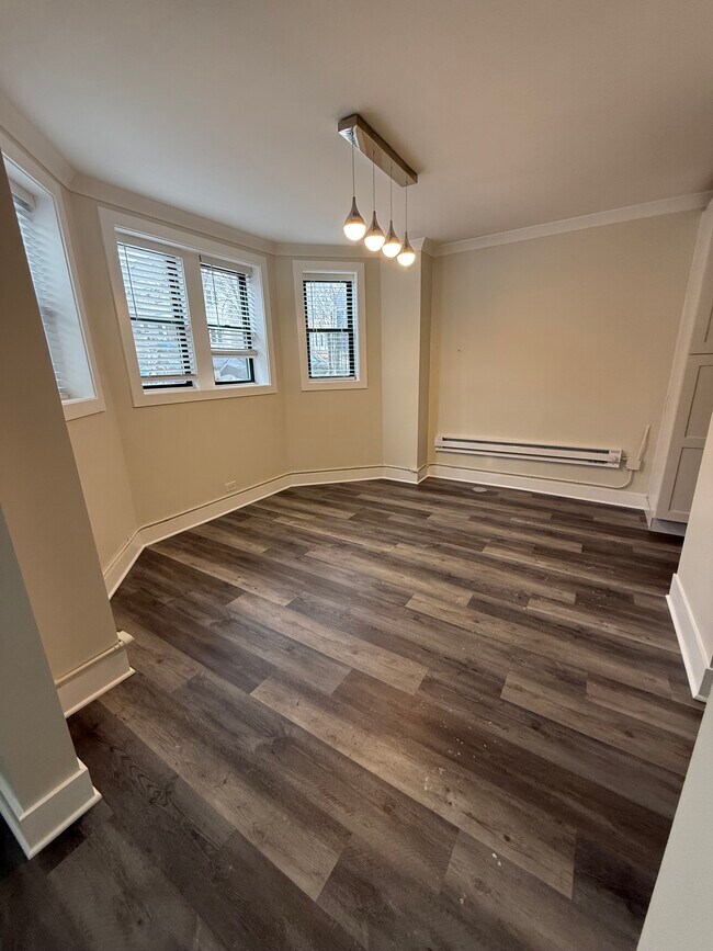 Foto del edificio - 3838 N Greenview Ave