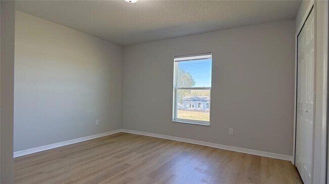 Foto del edificio - 110 E Dupont Ter