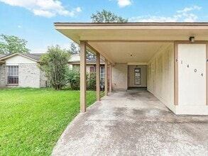 Building Photo - 1404 McDugald Rd