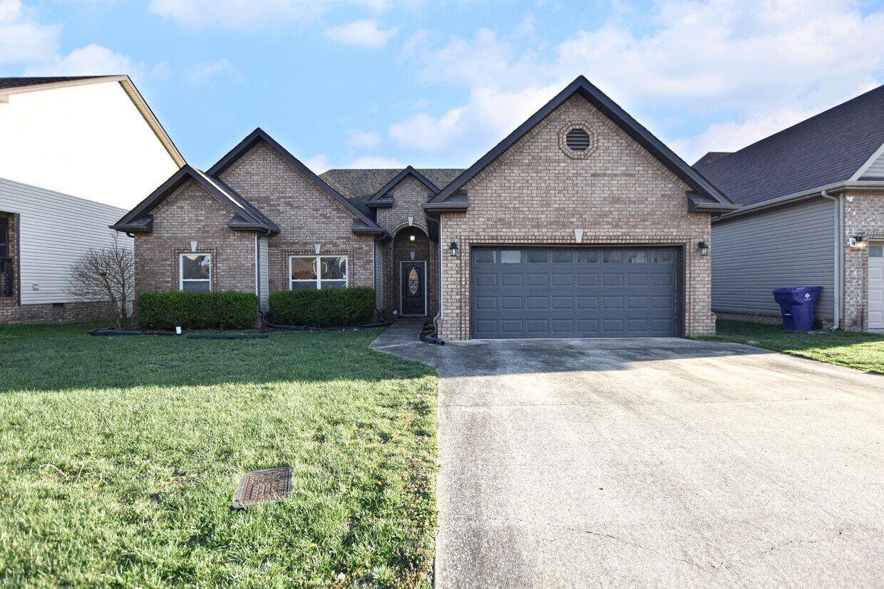 Foto principal - Three Bedroom in Fields of Northmeade!