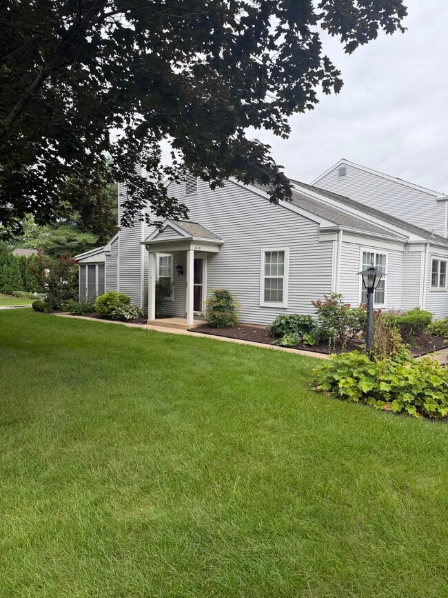 Building Photo - 2115 Wexford Rd