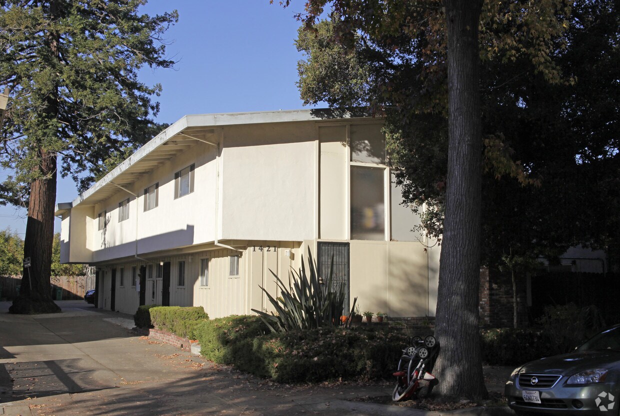Foto principal - 1421 Benton St
