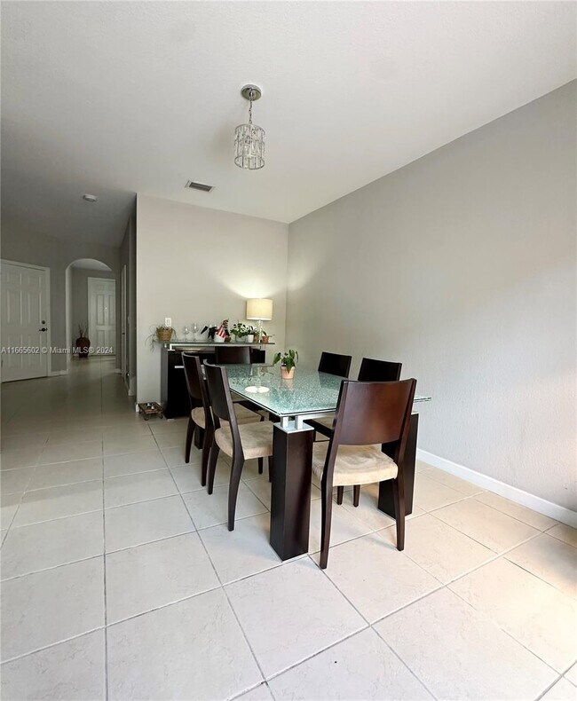Foto del edificio - 8927 NW 98th Ct