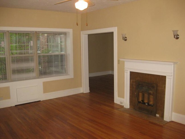 Building Photo - 2774 Hampshire Rd Apt 5