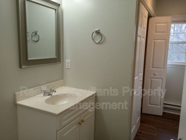 Foto del edificio - 417 Kings Dr