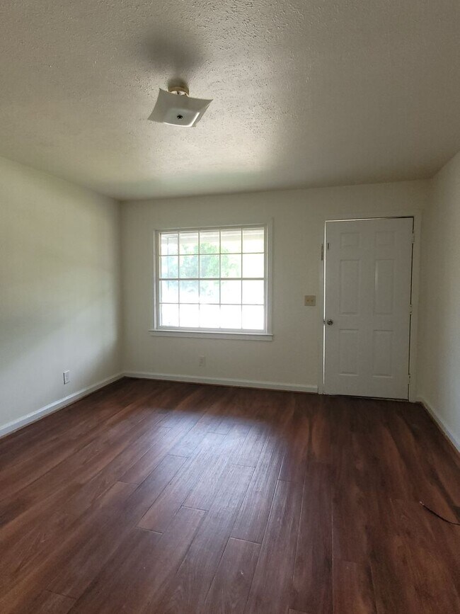 Foto del edificio - 3/4 Bedroom 1 Bathroom East Columbus