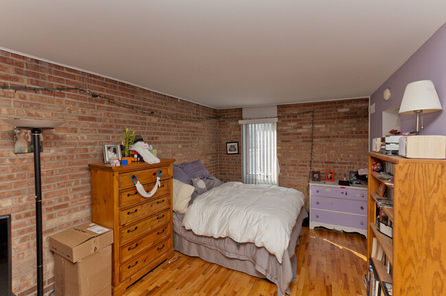 Foto del edificio - 2632 N Mildred Ave