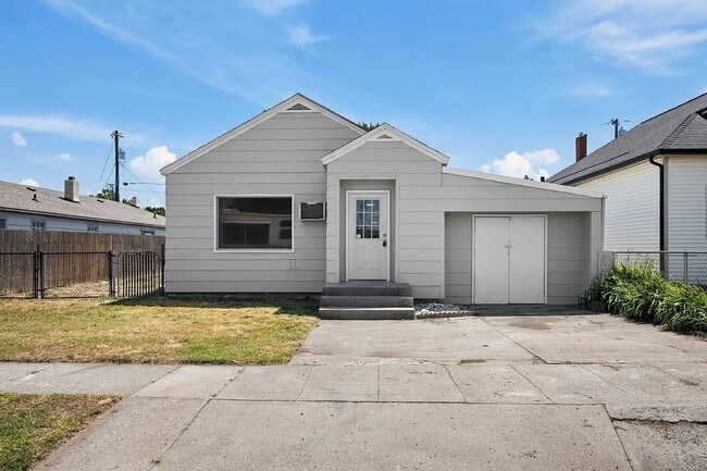 Building Photo - 308 E 7th Ave
