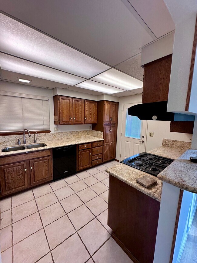 Foto del edificio - 9882 Hampshire St