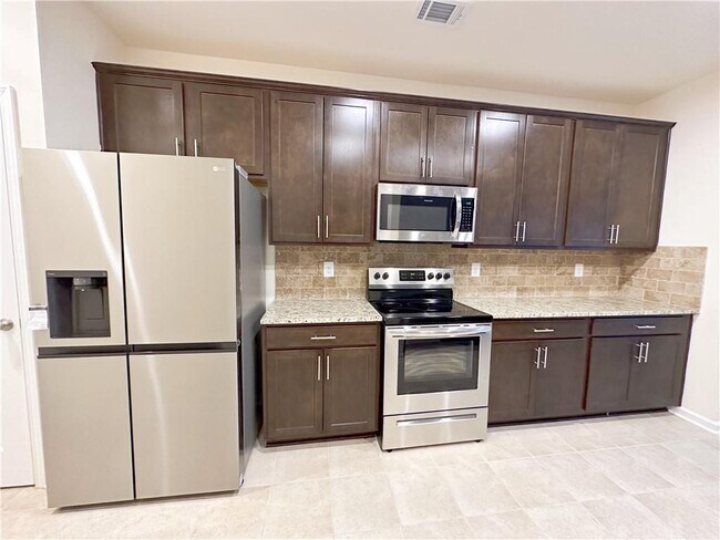 Building Photo - 4405 Almanor Cir