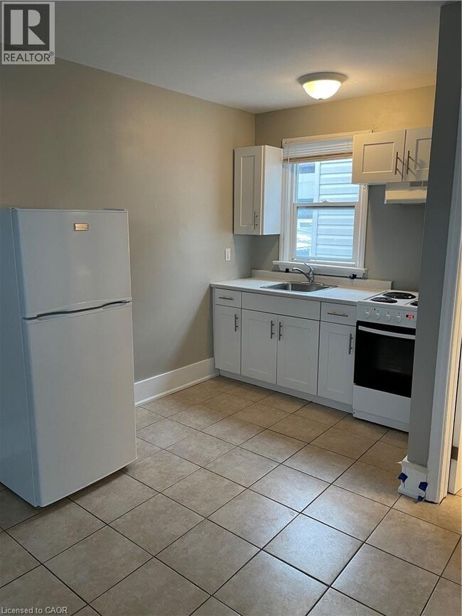 Building Photo - 181 King St E
