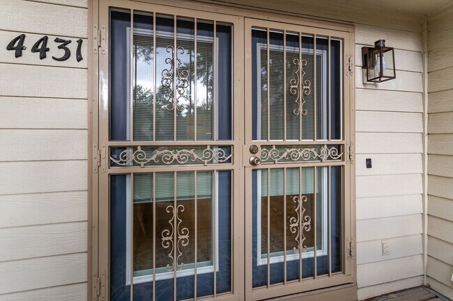 Foto del edificio - Cozy 2 bedroom, 1 bathroom retreat in a Gated Community!