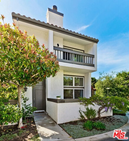 Building Photo - 1650 Palisades Dr