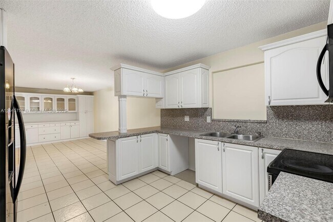 Foto del edificio - 5070 Ponderosa Ln