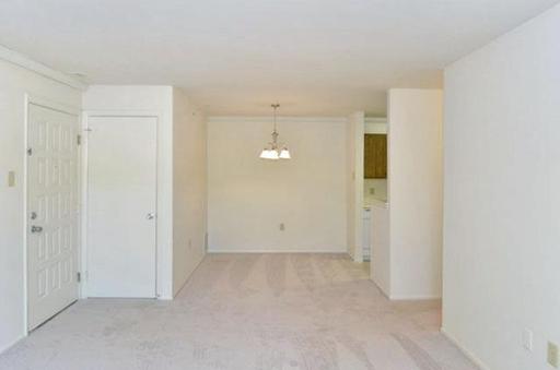 Building Photo - 112 Manor Dr