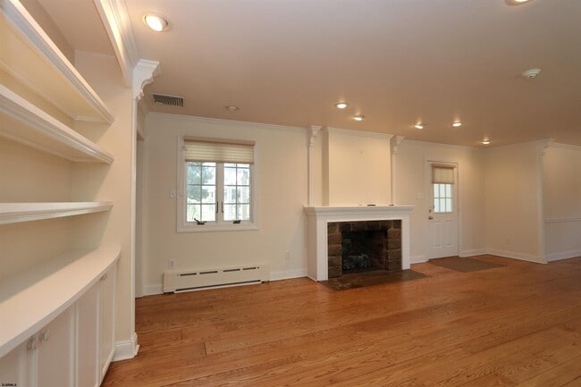 Foto del edificio - 300 Shore Rd