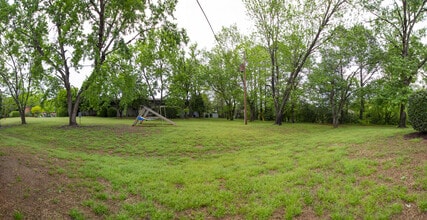 Building Photo - 2309 Colony Dr SW