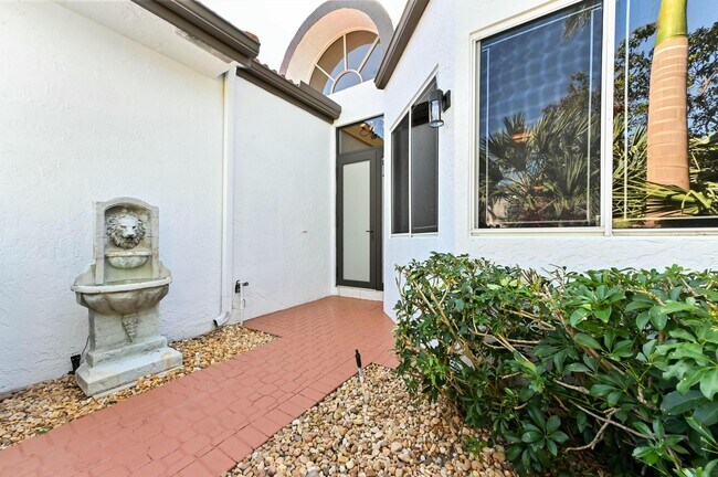 Foto del edificio - 17272 Hampton Blvd