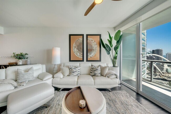 Foto del edificio - 888 Biscayne Blvd