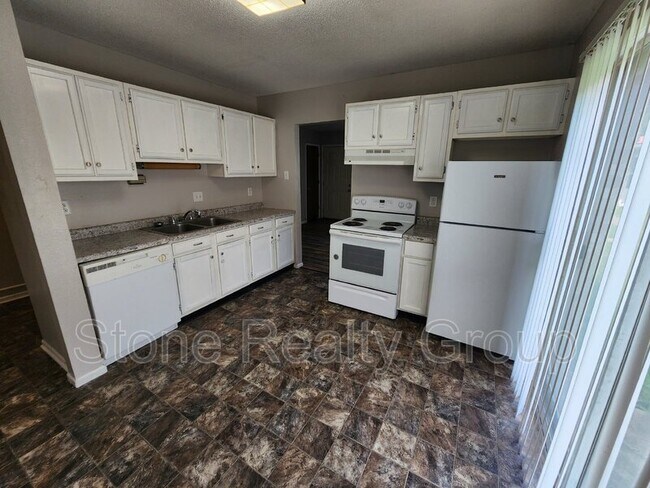 Building Photo - 2468 E Clayton Dr