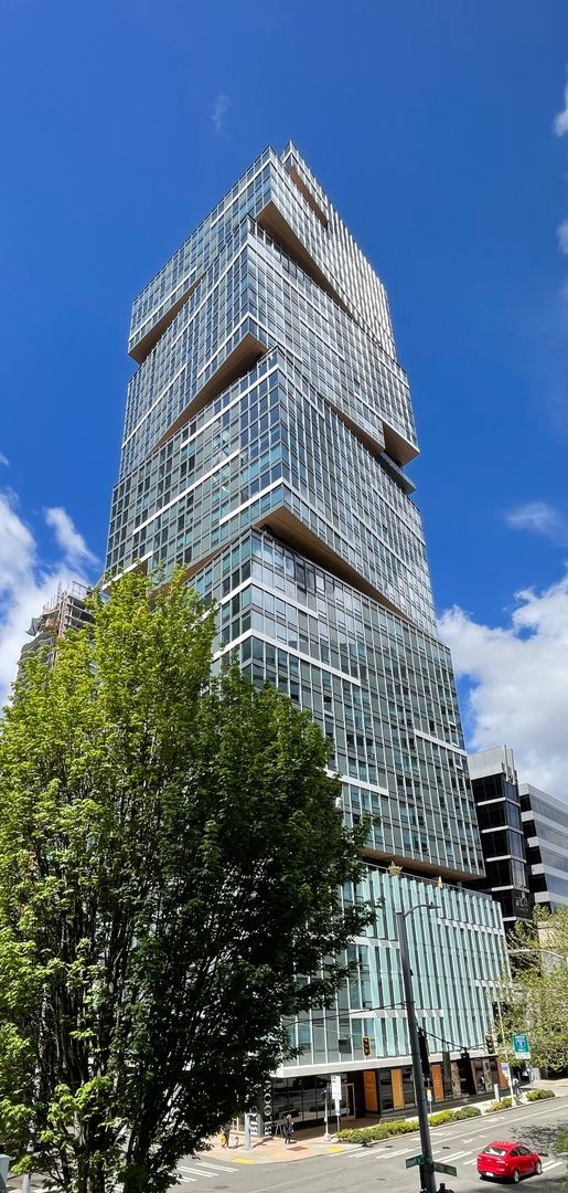 Building Photo - Great Condo For Rent
