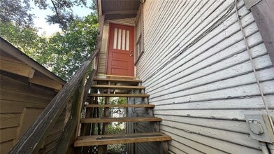 Building Photo - 404 E North St