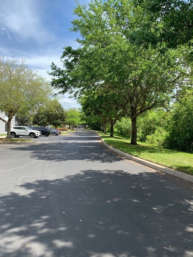 Building Photo - Luxury Townhome for Rent in Gated Dunwoody...